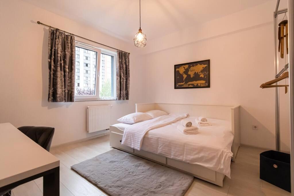 Arte - 2 Bedroom Apartment Near Coresi Mall With Free Parking Brașov Exterior foto