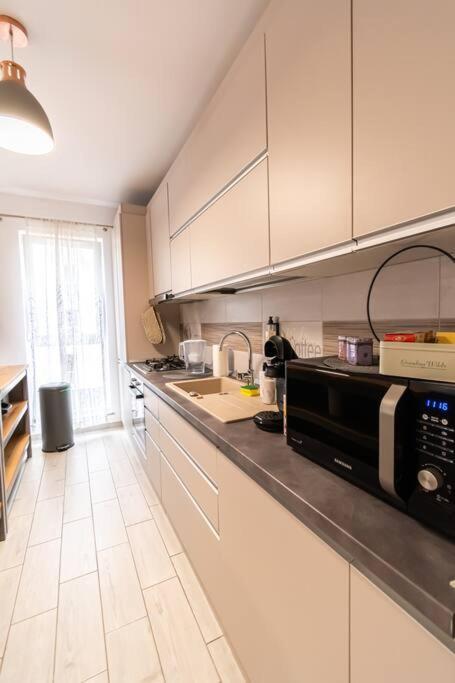 Arte - 2 Bedroom Apartment Near Coresi Mall With Free Parking Brașov Exterior foto