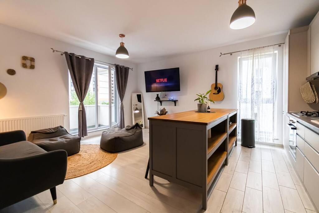Arte - 2 Bedroom Apartment Near Coresi Mall With Free Parking Brașov Exterior foto